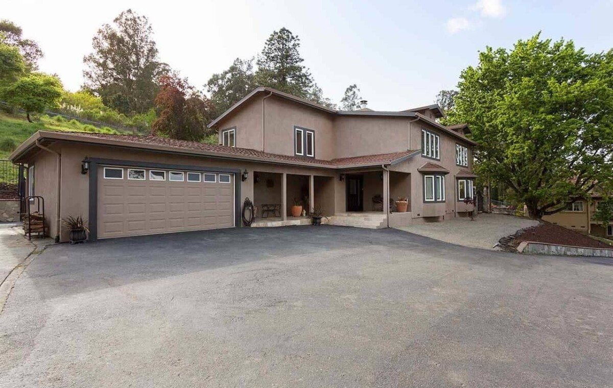 11185 Golf Links Road, Oakland <br>$1,311,000
