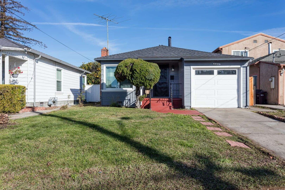 10400 Voltaire Ave. Oakland</br>$525,000