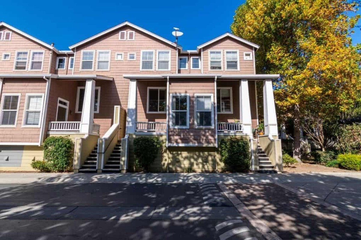 696 Mesa Cir. Hayward</br>$565,000